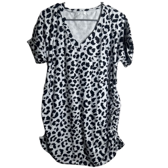 Boutique Tops - Maternity Top Short Sleeve Boutique Size 2-XL Leopard Print
